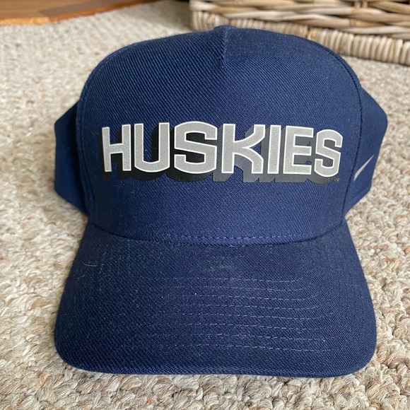 uconn baseball hat
